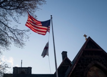 US flag GettyImages 1210072298 700x420 1