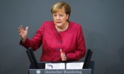 Германският канцлен Ангела Меркел произнася реч в Бундестага в Берлин на 30 септември 2020 г. (Mаркус Шрайбър/AP Photo)