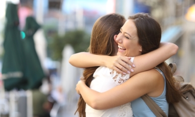 Защо е важно да се завърнем към старите жестове на близост 1 Защо е важно да се завърнем към старите жестове на близост