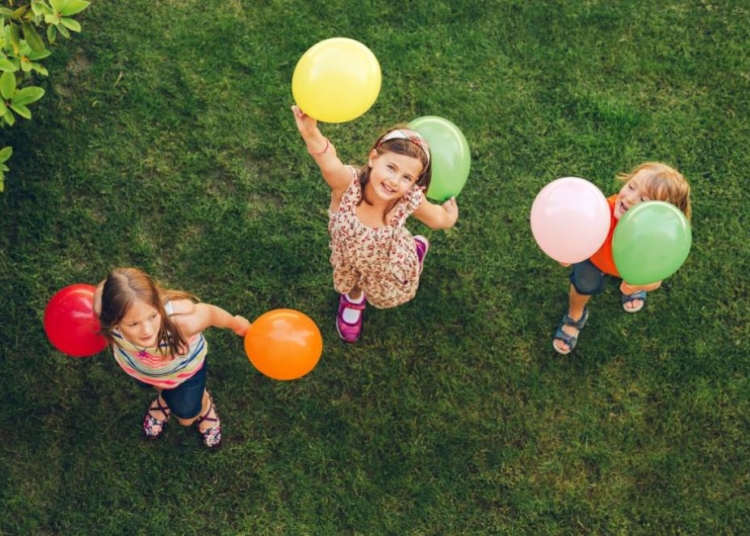 Честит празник, мили деца! 1 Честит празник, мили деца!