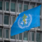 Знамето на Световната здравна организация (СЗО) в централата им в Женева, 5 март 2021 г.
(Photo by Fabrice COFFRINI / AFP)