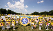 Практикуващи Фалун Гонг се събраха във Вашингтон на 16 юли 2021 г., за да отбележат 22-та годишнина от началото на преследването на практиката в Китай (Лари Дай / The Epoch Times)
