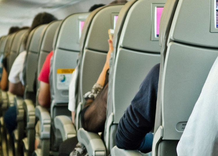 Висок ли е рискът от заразяване с коронавирус по време на полет? 1 Висок ли е рискът от заразяване с коронавирус по време на полет?