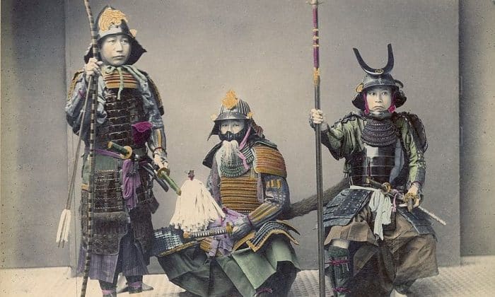 1024px Kusakabe Kimbei 109. Samurais In Armour 1 700x420 1