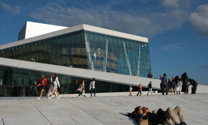 Норвегия премахва ограниченията, ще третира COVID-19 като грип