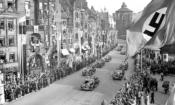 Парад в нацистка Германия през 1933 г. Снимка: Bundeszentrale für politische Bildung