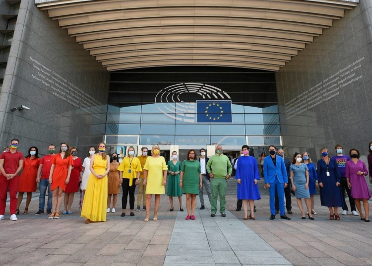 Кои наши евродепутати подкрепиха резолюцията за правата на ЛГБТИК в ЕС