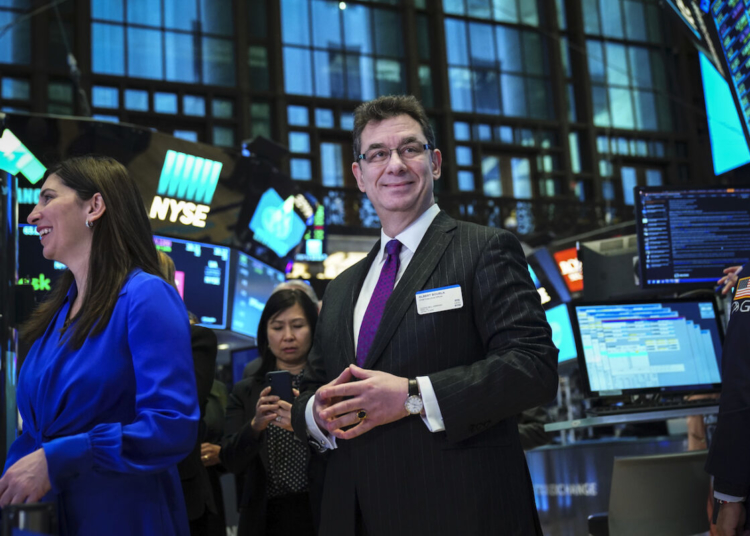 От Pfizer прогнозират "връщане към нормалното" през пролетта 1 От Pfizer прогнозират „връщане към нормалното“ през пролетта