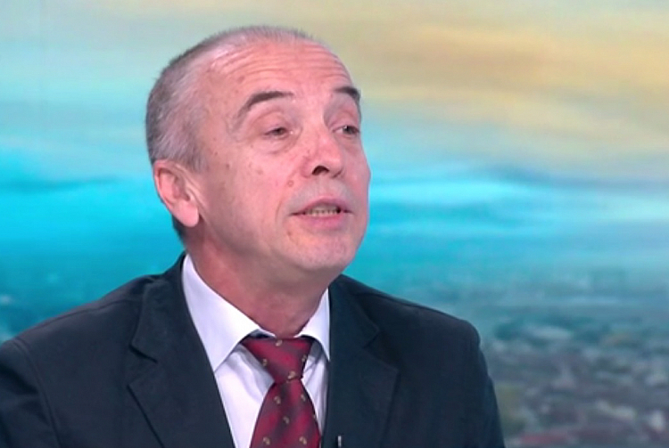 Снежана Раденкова: Доц. Мангъров излекува съпруга ми от COVID-19 1 Снежана Раденкова: Доц. Мангъров излекува съпруга ми от COVID-19