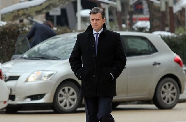 Илиян Василев: Шефът на „Булгаргаз“ е пряко отговорен за скока в цената на газа