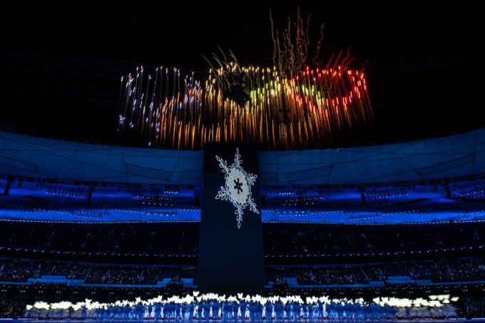 Фоерверките по време на  церемонията по откриването на Зимните олимпийски игри през 2022 г. на Националния стадион в Пекин, Китай, на 4 февруари 2022 г. (David Ramos/Getty Images)