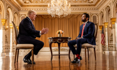 45-ят президент Доналд Тръмп в интервю с Каш Пател по EpochTV в резиденцията на Тръмп "Мар-а-Лаго в" Уест Палм Бийч, Флорида, на 31 януари 2022 г. (The Epoch Times)