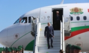 Българският президент Румен Радев слиза от правителствения самолет при посещението си в Германия, запонало на 16 май 2022 г. (снимка: БТА)