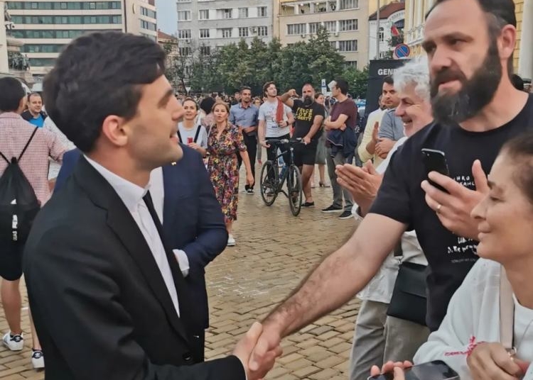 Никола Минчев бе свален от поста председател на НС с гласовете на ГЕРБ, ДПС, ИТН и „Възраждане“ (обновена)