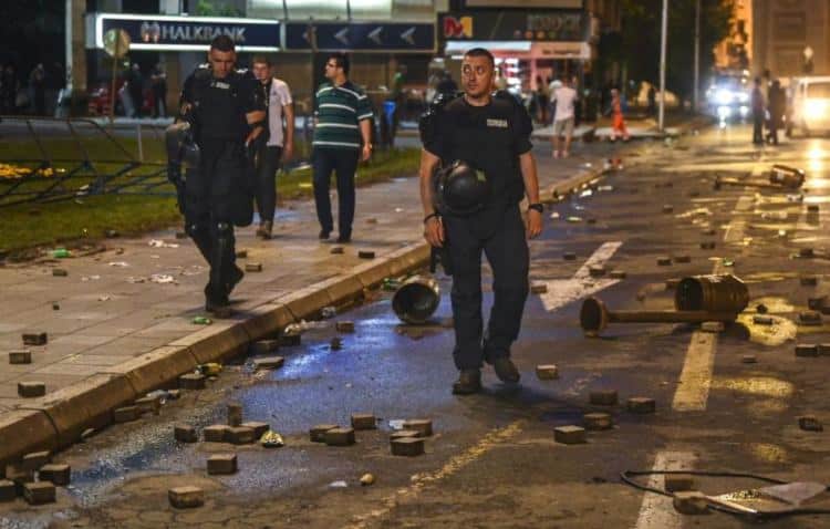 В нощта срещу шести юли протестите в Република Северна Македония ескалираха. Дали комунистическата идеология ще надделее над демокрацията? Съдбата на Македония се решава сега (снимка: БГНЕС)