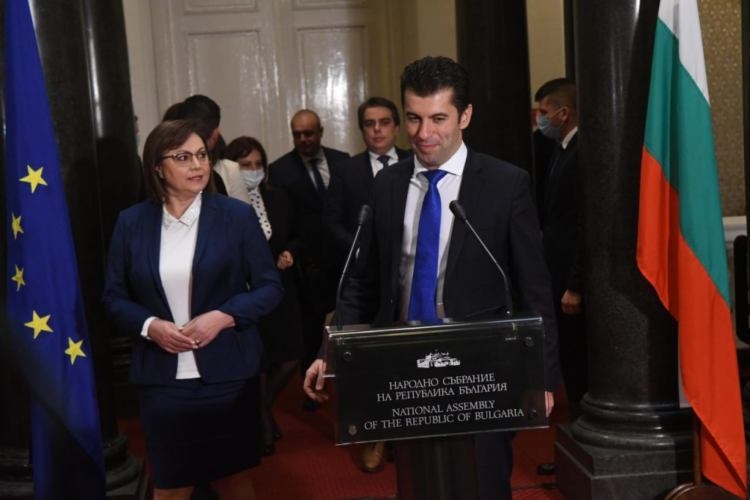 Българската политическа сага влезе в гореща лятна фаза 1 Българската политическа сага влезе в гореща лятна фаза