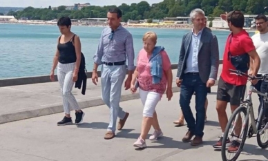 Крайбрежната алея във Варна си върна статута на пешеходна зона 1 Крайбрежната алея във Варна си върна статута на пешеходна зона