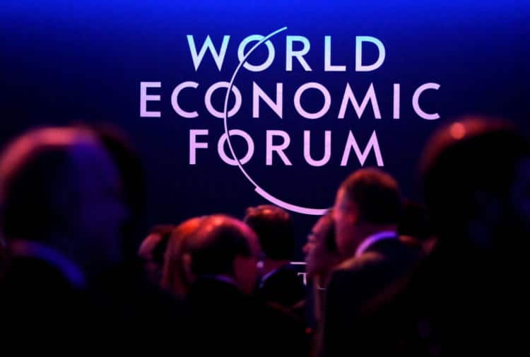 Логото на Световния икономически форум (СИФ) по време на годишната среща на СИФ в Давос, Швейцария, на 24 януари 2018 г. (Денис Балибуз/Reuters)