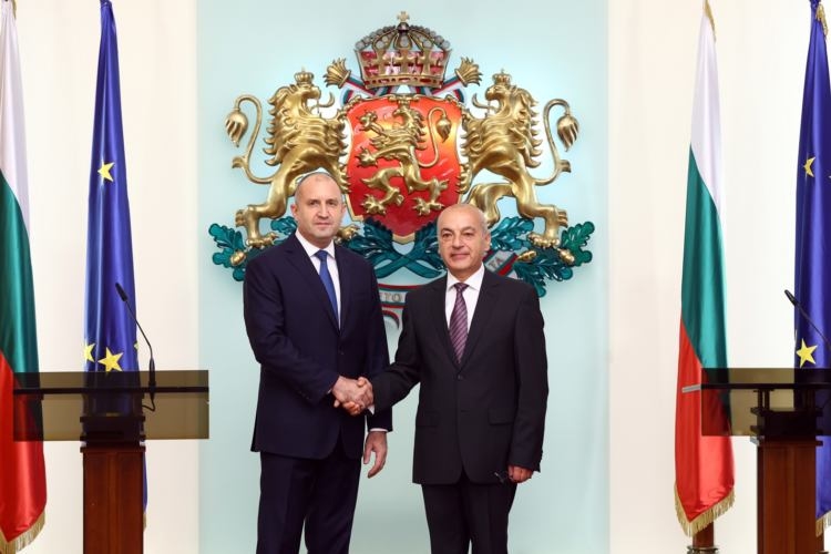 Служебният премиер Гълъб Донев: Не губя равновесие от високото и не търся вратичката на закона