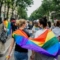 Около 30 000 души участват в гей-парада, организиран от организацията Inter-LGBT на 26 юни 2021 г. Париж, Франция.(Norbu GYACHUNG, unsplash.com)
