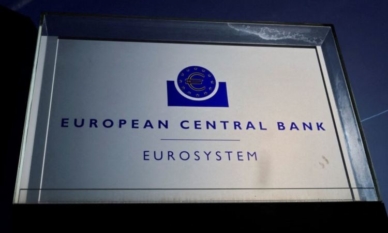 ЕЦБ събира предсрочно 296 млрд. евро от кредитополучатели