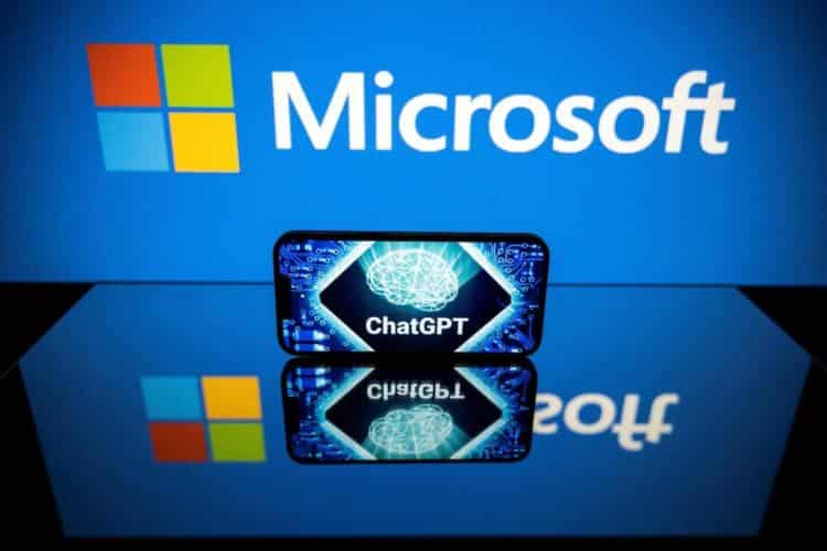 Логото на Microsoft и ChatGPT