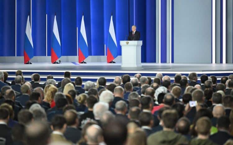 Руският президент Владимир Путин произнася годишната си реч за състоянието на нацията, Москва на 21 февруари 2023 г. (Рамил Ситдиков/SPUTNIK/AFP via Getty Images)