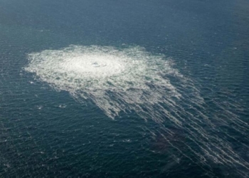 Мехурчета газ от изтичането на "Северен поток 2" се виждат на повърхността на Балтийско море, близо Дания (Reuters)