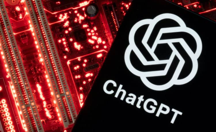 Лого на ChatGPT върху дънна платка на компютър (Dado Ruvic/Reuters)