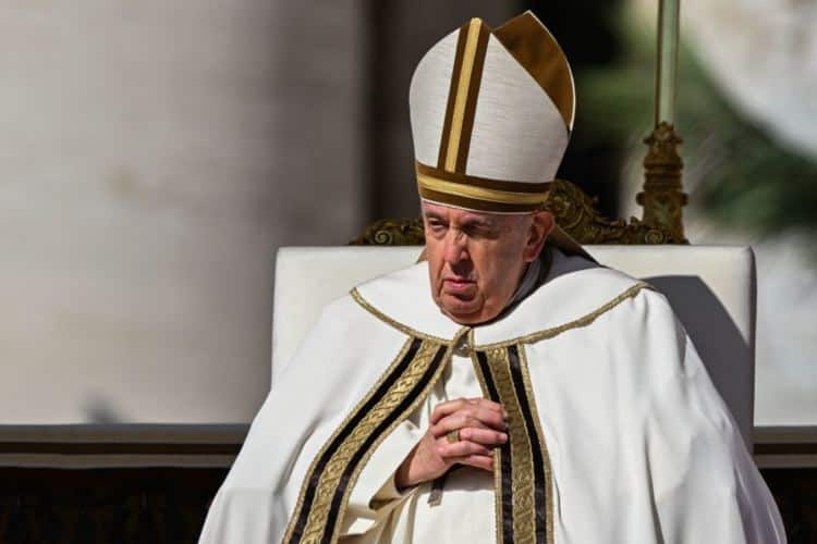 papa francisk vodi velikdenska liturgija