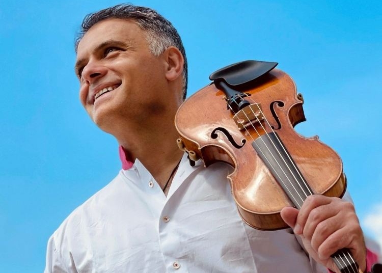 Васко Василев с пролетно турне в България