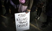 Про-трансджендър протестиращи в Чикаго на 3 март 2017 г. (Скот Oлсън/Getty Images)