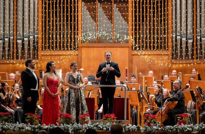 Новогодишният концерт на Софийска филхармония изправи на крака Райна Кабаиванска