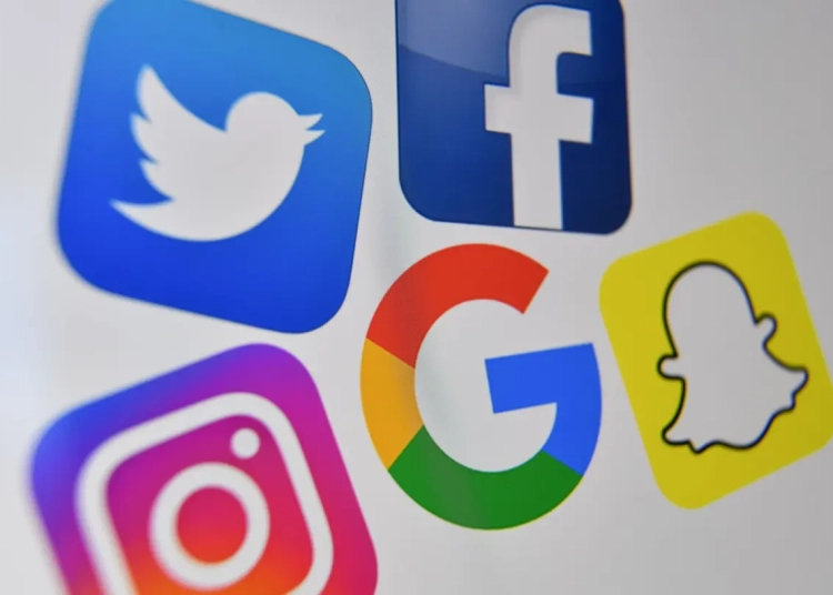 Великобритания ограничава ползването на социални медии от деца 1 Великобритания ограничава ползването на социални медии от деца