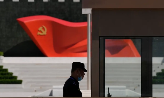 Белгийски политик се оказа агент на ККП, изгониха го от партията му