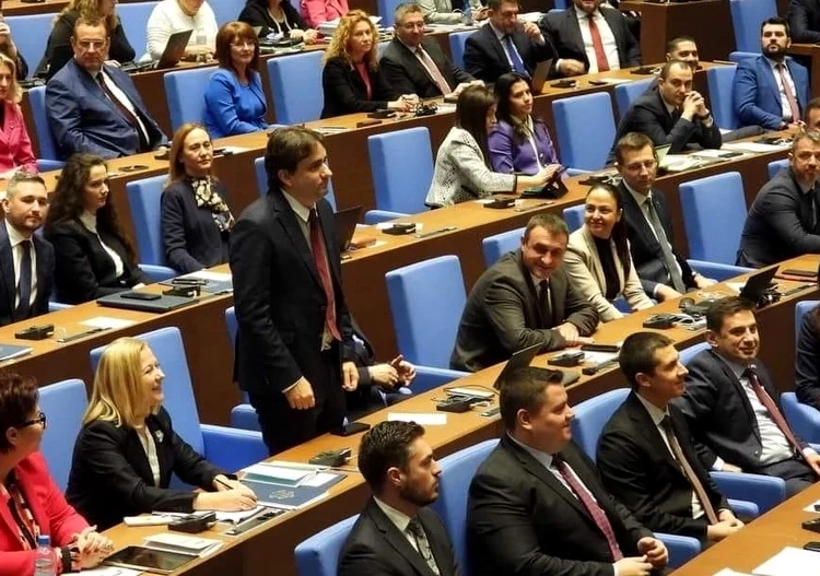 Закон срещу дезинформацията ще се бори с фалшивите реклами