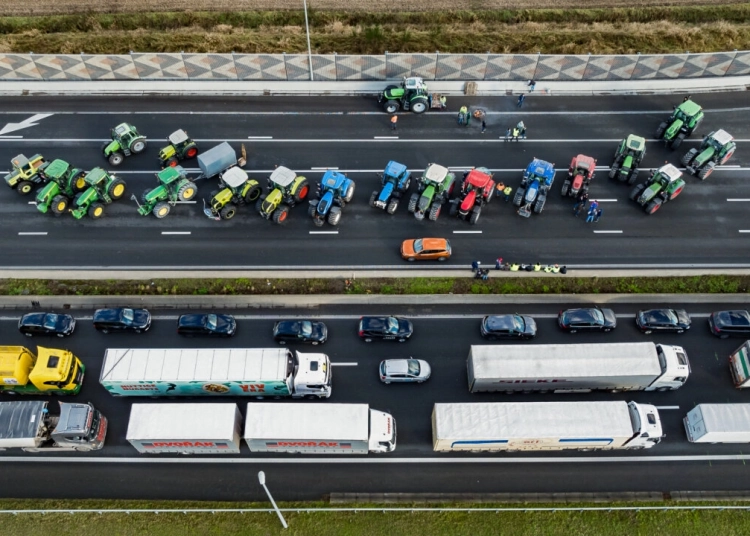 Полските фермери планират обща стачка и блокада на границата с Украйна 1 Полските фермери планират обща стачка и блокада на границата с Украйна
