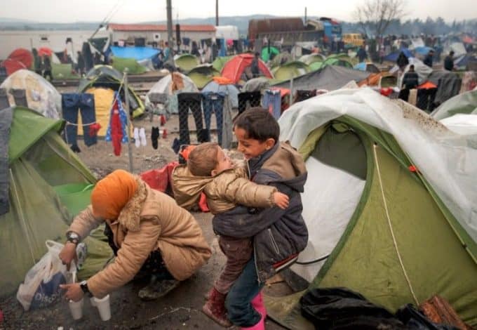 Деца в гръцкия бежански лагер "Идомени"