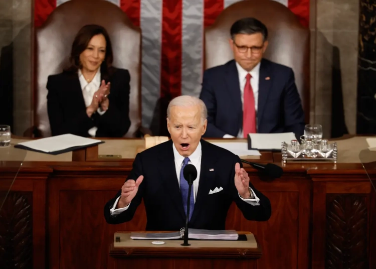 Джо Байдън превърна речта "За състоянието на Съюза" в предизборна кампания 1 Президентът Джо Байдън изнася реч "За състоянието на Съюза" по време на съвместно заседание на Конгреса в залата на Камарата на представителите в Капитолия на САЩ на 7 март 2024 г. във Вашингтон. (Чип Сомодевила/Getty Images)