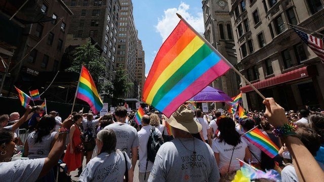 Франция: Осъдените заради хомосексуализъм в миналото ще бъдат компенсирани от държавата 1 Франция: Осъдените заради хомосексуализъм в миналото ще бъдат компенсирани от държавата