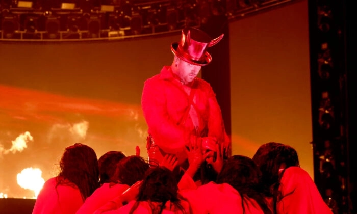 Сам Смит на сцената по време на 65-те награди Grammy в Crypto.com Arena в Лос Анджелис на 5 февруари 2023 г. (Eма Макинтайър/Getty Images за The Recording Academy)