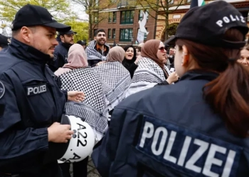 Пропалестински протестиращи в Хамбург, 27 април 2024 г. (Morris MacMatzen/Getty Images)