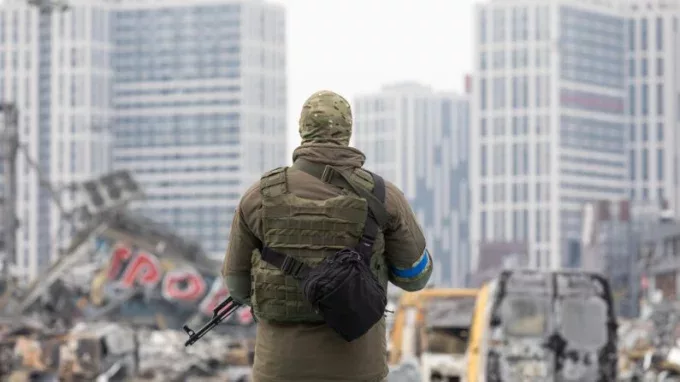 Търговски център в Киев, разрушен от руски бомбардировки, 21 март 2022 г. (Shutterstock)