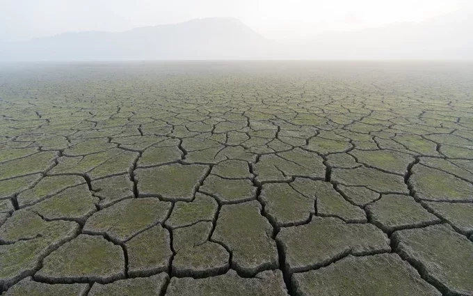 „Суша“ на поета Петър Бурков 1 „Суша“ на поета Петър Бурков