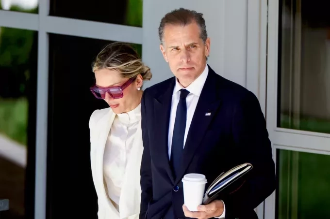 Президентът Джо Байдън няма да помилва сина си 1 Хънтър Байдън, син на президента Джо Байдън, и съпругата му Мелиса Коен Байдън излизат от J. Caleb Boggs Federal Building в Уилмингтън, Делауеър, на 7 юни 2024 г. (Кевин Дич/Getty Images)