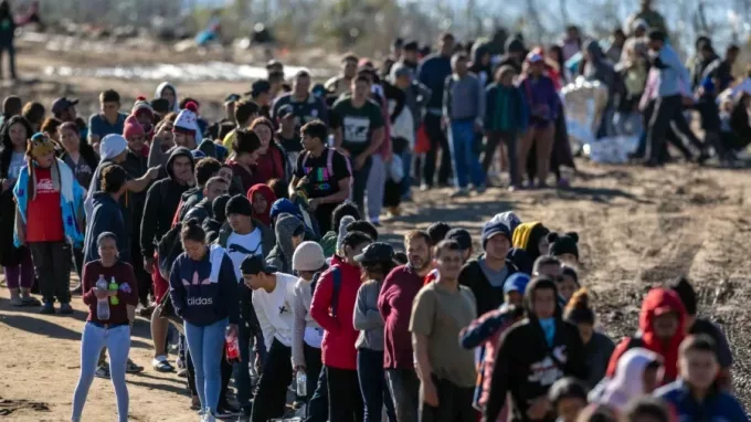 mass migration at border