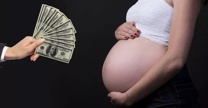 Сурогатното майчинство и рисковете, които крие