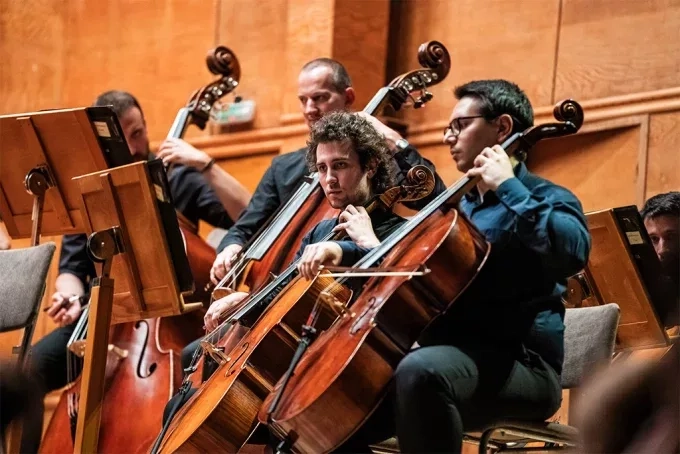 Нов симфоничен оркестър обещава музикални шедьоври и световна премиера на фестивала „Царско село“ 1 "Нов симфоничен оркестър"