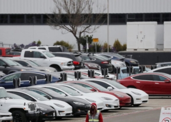 Tesla се завръща към растеж през третото тримесечие, акциите поскачат с близо 22 процента