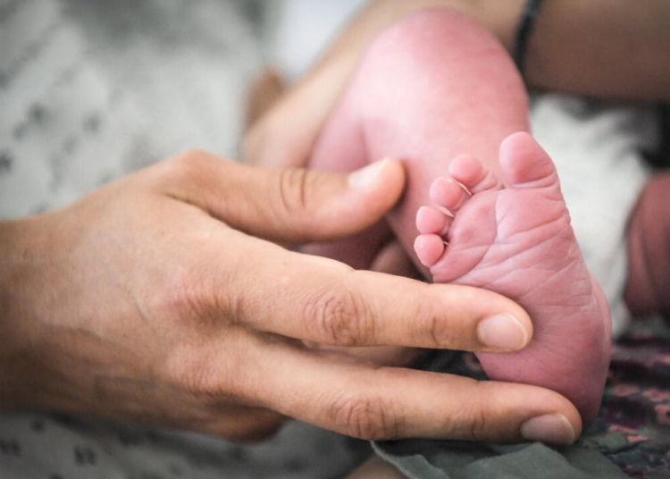 Гърция насочва 20 млрд. евро за борба с демографския спад 1 Гърция ще похарчи 20 милиарда евро, за да обърне спада на населението